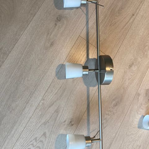 Spotlampe til salgs