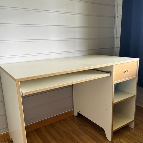 IKEA skrivebord