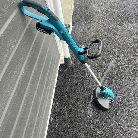 Makita DUR181 Gresstrimmer selges!