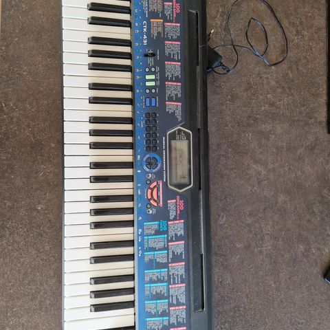 Keyboard Casio CTK-431 med stativ