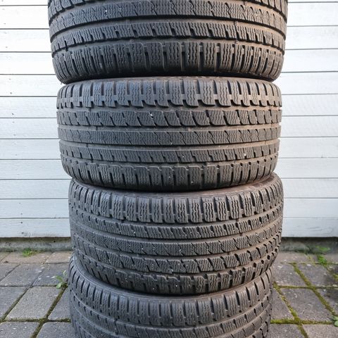 Vinterdekk KUMHO 245 35 19