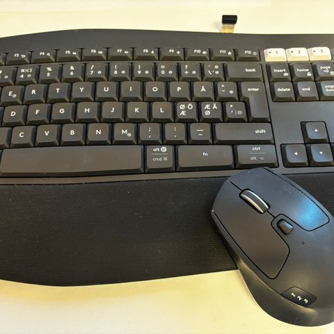 Logitech MK850 trådløst tastatur og mus