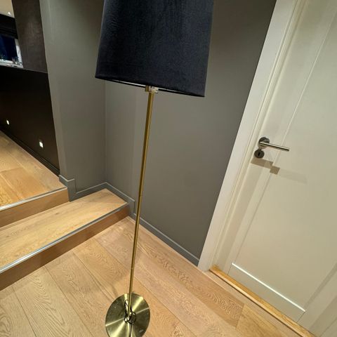 IKEA stålampe i gull