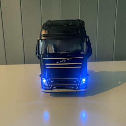 SIKU Lastebil Volvo FH16 - 1:32