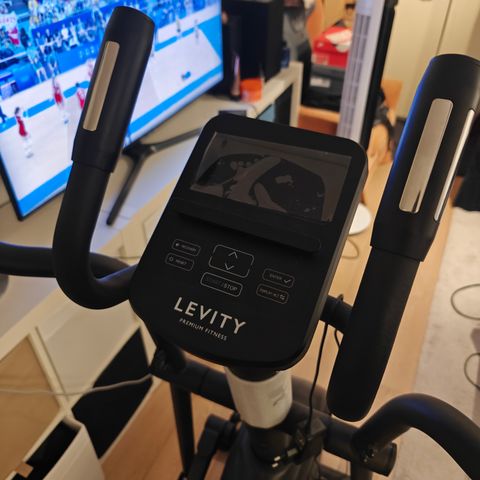 Levity cross trainer