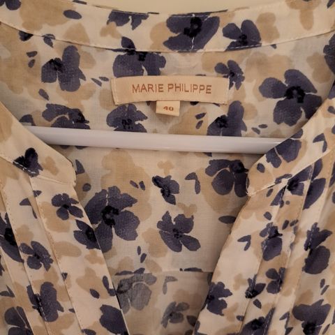 Fin og behagelig bluse fra Marie Philippe. Str.40