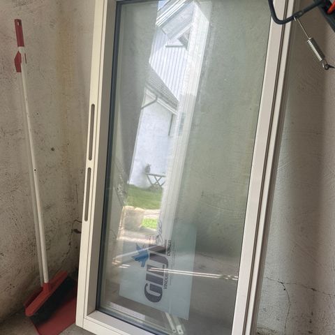 Fastkarm vindu fra Gilje