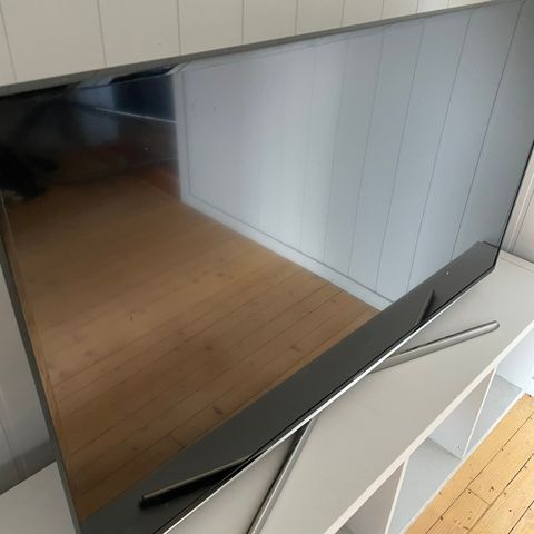 56 tommer Samsung smartTV.