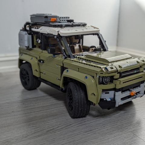 LEGO 42110 Land Rover Defender