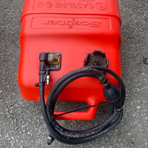 Bensintank til Evinrude ca 25 liter