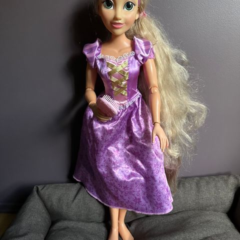 Rapunzel dukke stor