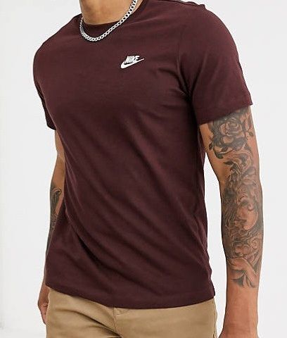 Nike
Club Tee