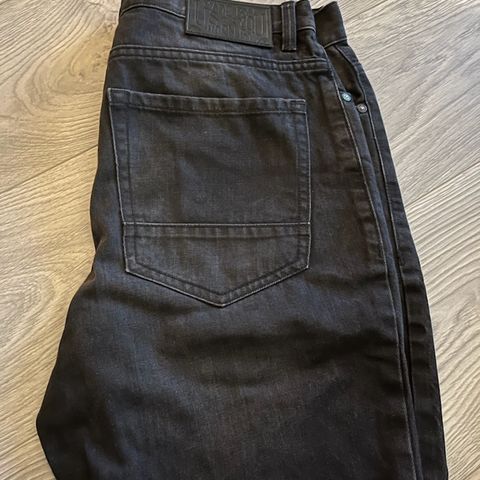 Svart shorts jeans