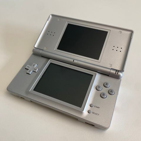 Nintendo DS Lite