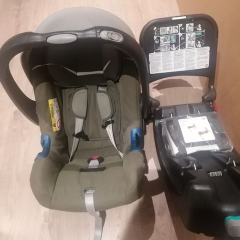 Britax baby bilstol selges