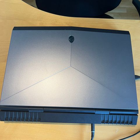 Strøken Alienware 17 r4