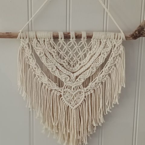 Håndlaget macrame veggpynt