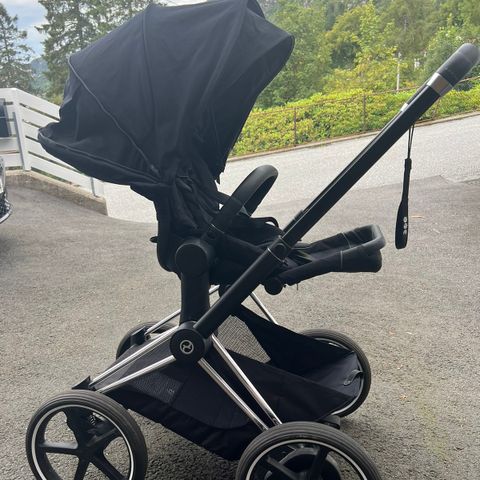 Cybex e-priam Platinum line, Matt svart