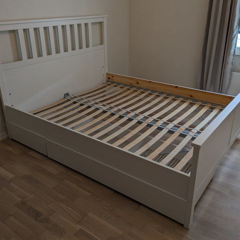 Seng fra IKEA (Hemnes) 160x200 cm