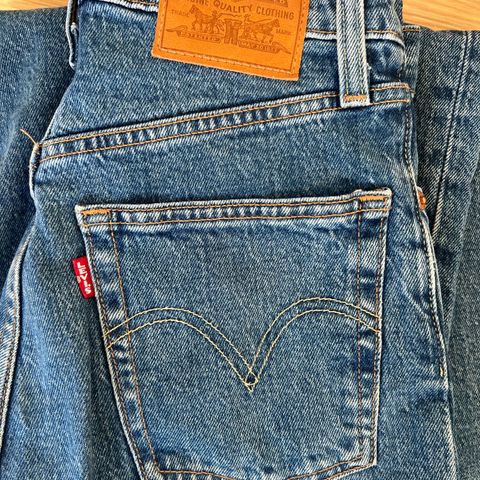 Levis Ribcage Straight W25 L27