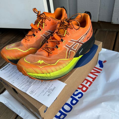 Asics Fujispeed 2 terrengsko med karbonplate str 45