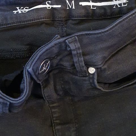 Jeans fra bik bok, never denim