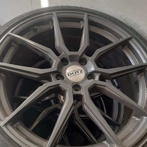 20" DOTZ  Misano  5x114,3  dekk 235 35 20