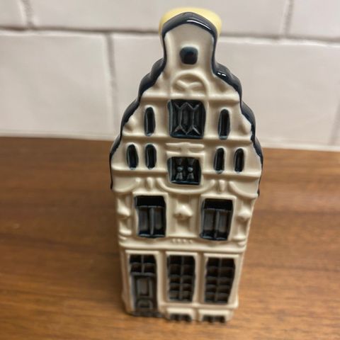 Delft-blue hus / KLM House nr. 10 selges