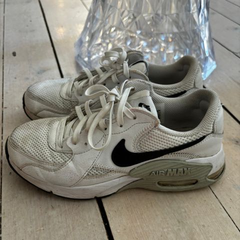 Nike Air Max hvite joggesko str 38, men små