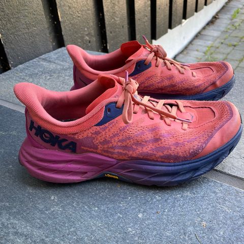 Hoka Speedgoat dame