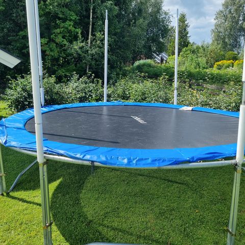 Trampoline