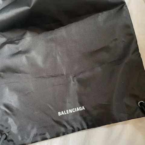 Balenciaga ryggsekk pose / gymbag