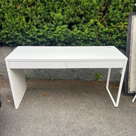 IKEA Micke skrivepult/arbeidsbord (reservert)