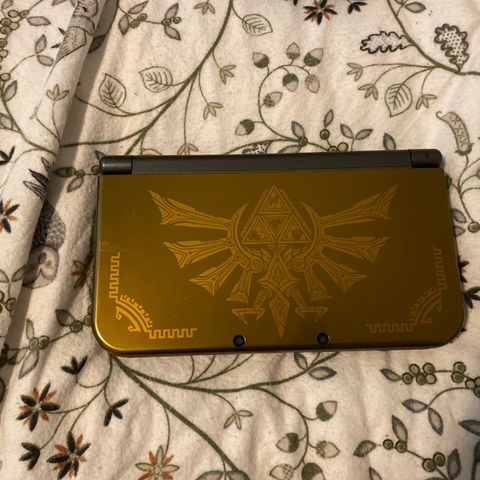 Sjekker interesse: 3DS XL Hyrule Special Edition