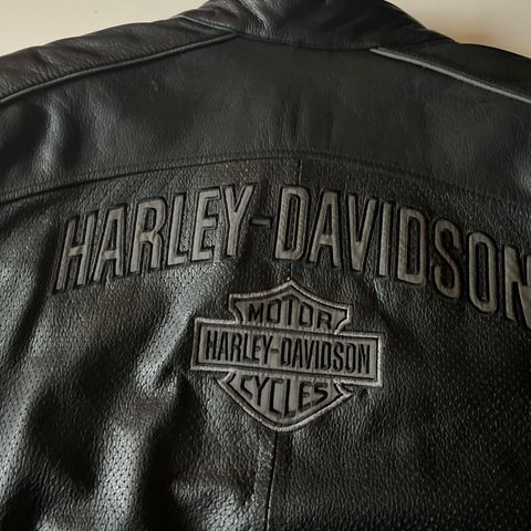Harley Davidson jakke, som ny i str Xl ( stor i str / som 2XL)