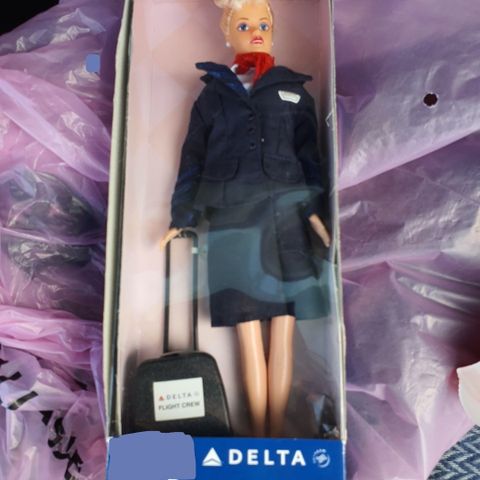 Delta Flight attedant doll m/veske