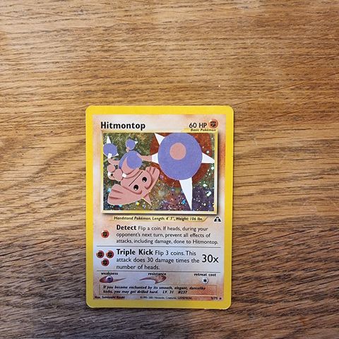 Hitmontop. 3/75. Rare Holo. Neo Discovery.