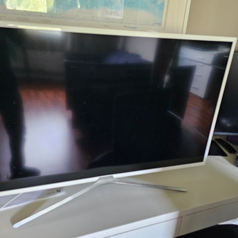 Hvit Samsung Smart TV 40"