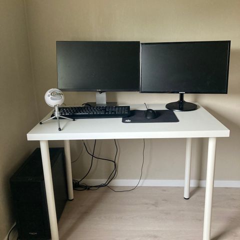 Fullt Gaming PC Setup (Stasjonær PC, 2 skjermer, mus, tastatur + ekstra inkl.)