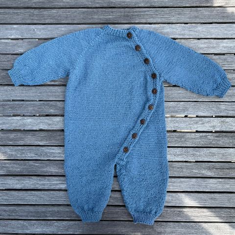 Ny Monday suit fra petite knit str 0-3 mnd