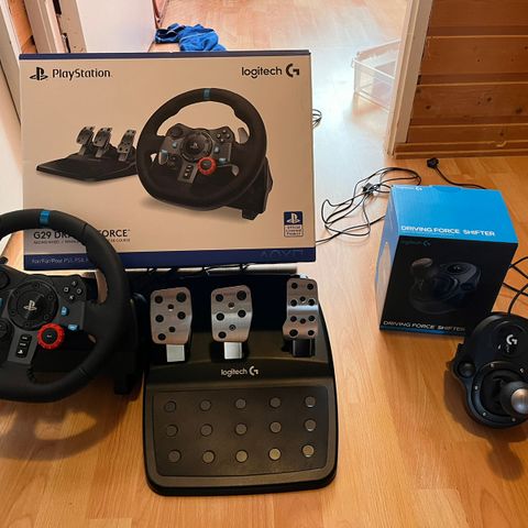 Logitech g29 ratt, pedaler og gir