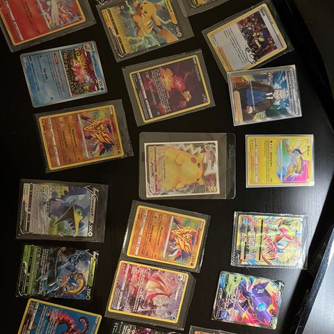 2000+ pokemon kort(USJEKKA)