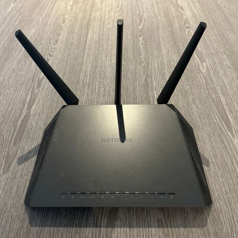 Netgear Nighthawk R7000 AC1900 Smart WiFi Router