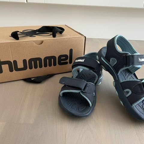 Hummel sandaler i str.32