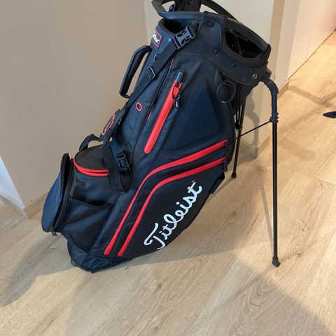 Titleist hybrid 14 stand bag Black/red