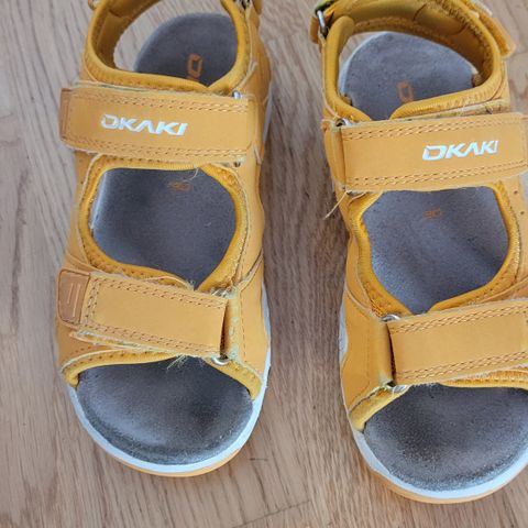 Sandaler fra Okaki, str 30