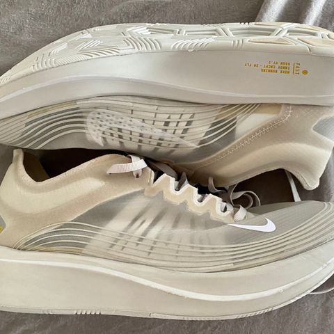 Ubrukte Nike Zoom Fly SP løpesko/joggesko!