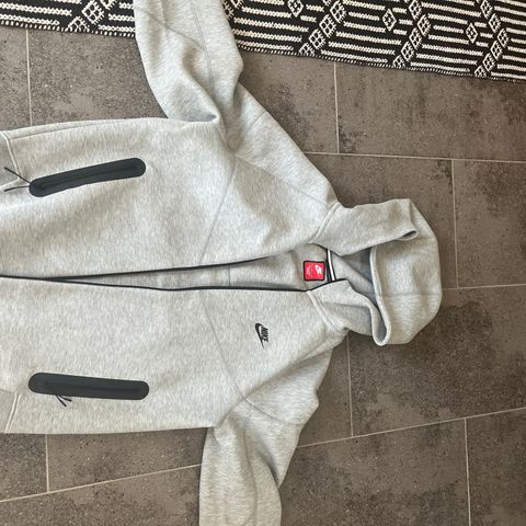 Nike tech Fleece over del HELT NY Str L