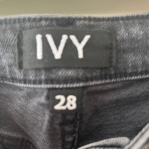 IVY jeans str 28