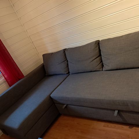 Sovesofa med oppbevaring (RESERVERT)